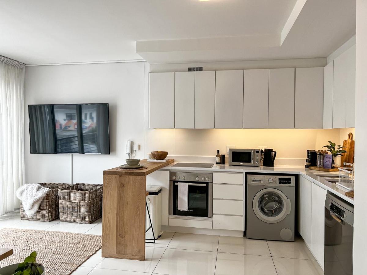 Luxury 1Br Green Point - Walk To Sea Point Promenade! Rooftop Pool, Secure Parking Fokváros Kültér fotó